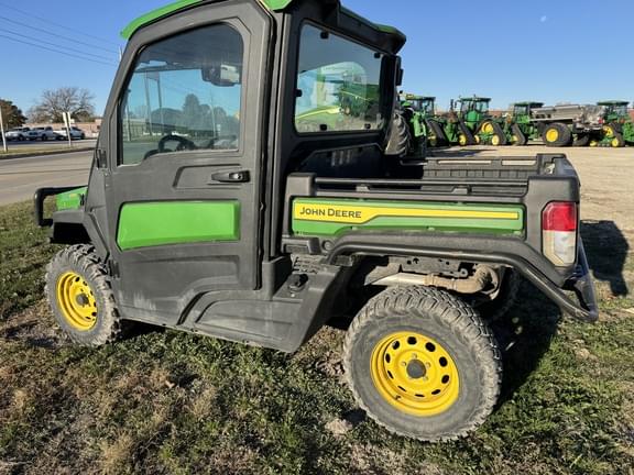 Image of John Deere XUV 835R equipment image 1