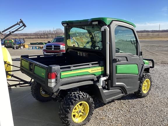 Image of John Deere XUV 835R equipment image 3