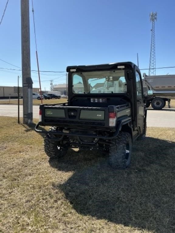 Image of John Deere XUV 835R equipment image 3