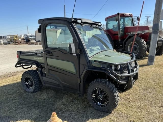 Image of John Deere XUV 835R equipment image 2