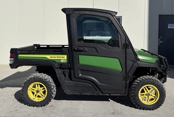 2021 John Deere XUV 865M Equipment Image0