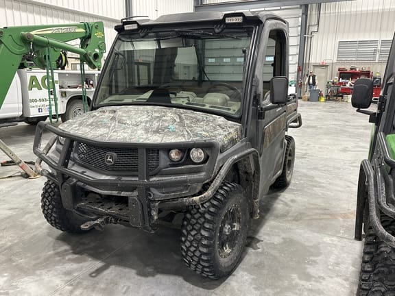 2021 John Deere XUV 865R Equipment Image0