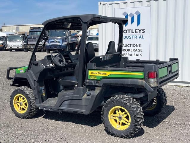 Image of John Deere XUV 835M equipment image 1