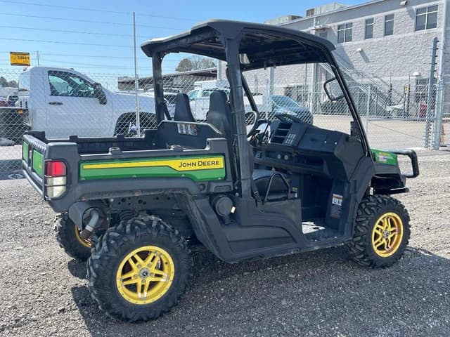Image of John Deere XUV 835M equipment image 2
