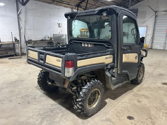 Image of John Deere XUV 835M Honor Edition equipment image 4