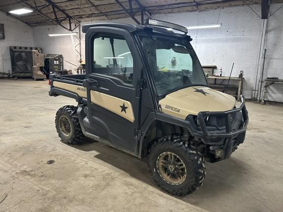 Image of John Deere XUV 835M Honor Edition equipment image 2
