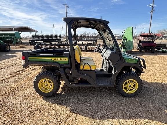 Image of John Deere XUV 835M equipment image 4