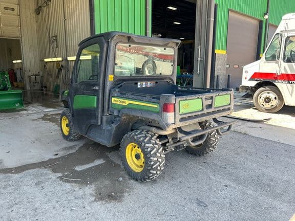 Image of John Deere XUV 835M equipment image 2
