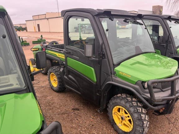 Image of John Deere XUV 835M equipment image 2