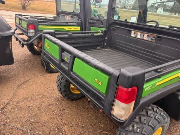 Image of John Deere XUV 835M equipment image 4
