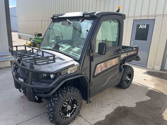 2021 John Deere XUV 835R Equipment Image0