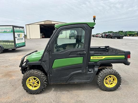 Image of John Deere XUV 835R equipment image 1