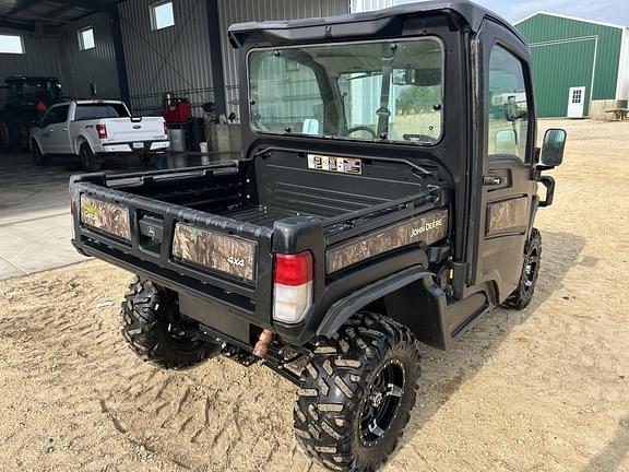 Image of John Deere XUV 835R equipment image 2