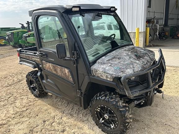 Image of John Deere XUV 835R equipment image 3