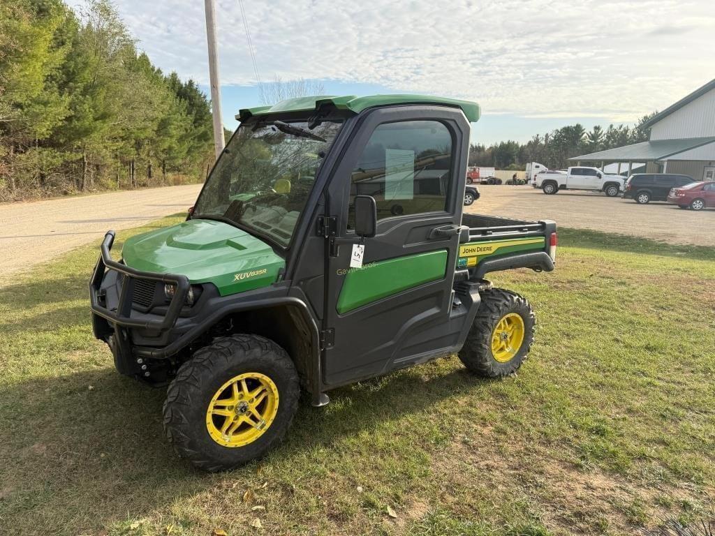 Image of John Deere XUV 835R Primary image