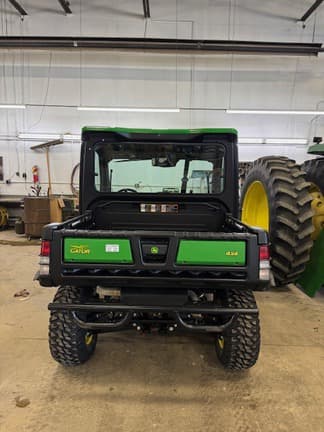 Image of John Deere XUV835R equipment image 4