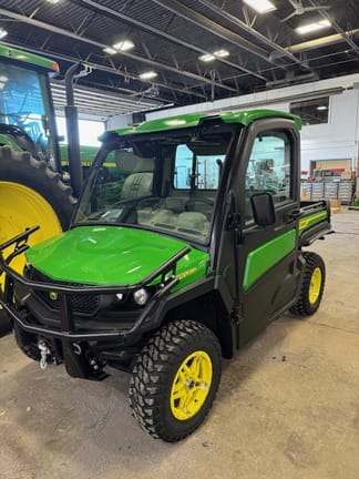 2021 John Deere XUV835R Equipment Image0