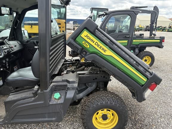 Image of John Deere XUV 865M equipment image 2
