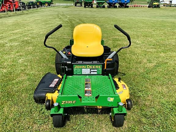 Image of John Deere Z335E equipment image 1
