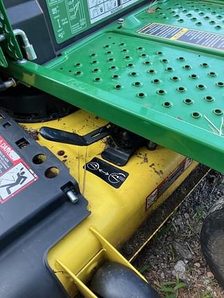 Image of John Deere Z335E equipment image 4