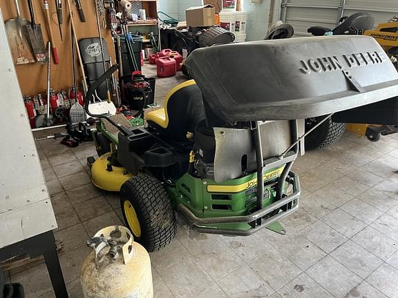 Image of John Deere Z335E equipment image 4