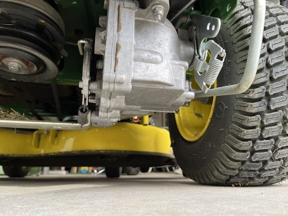 Image of John Deere Z345M equipment image 3