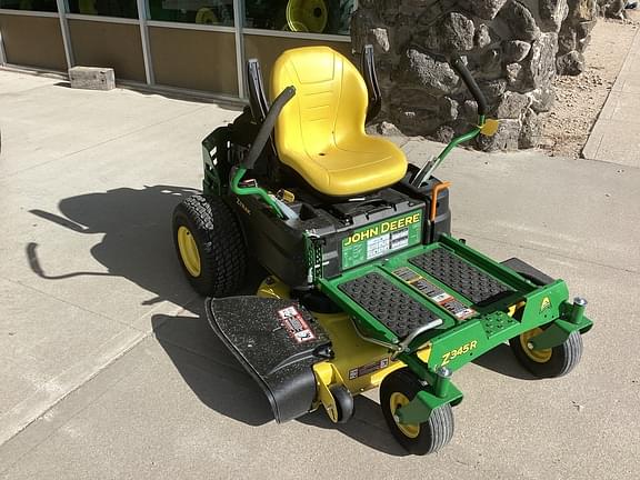 Image of John Deere Z345R equipment image 2