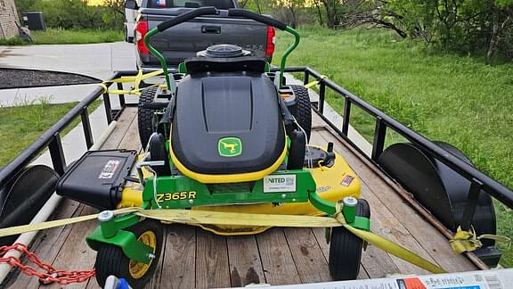 Image of John Deere Z365R equipment image 2