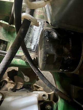 Image of John Deere Z515E equipment image 4