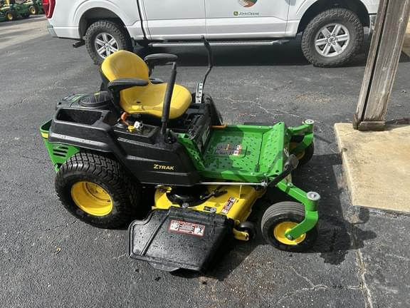 Image of John Deere Z525E equipment image 2