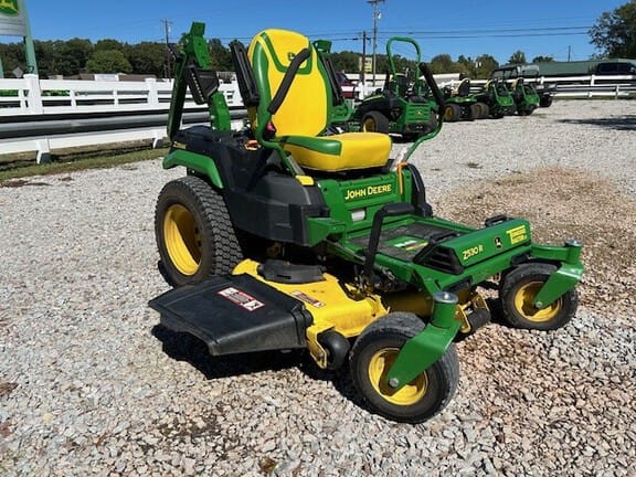 2021 John Deere Z530R Equipment Image0
