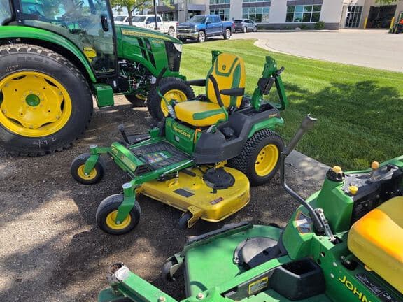Image of John Deere Z545R equipment image 1