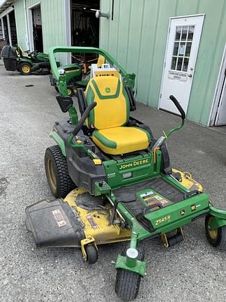 Image of John Deere Z545R equipment image 3