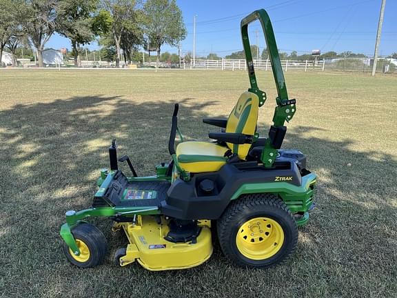 Image of John Deere Z545R equipment image 1