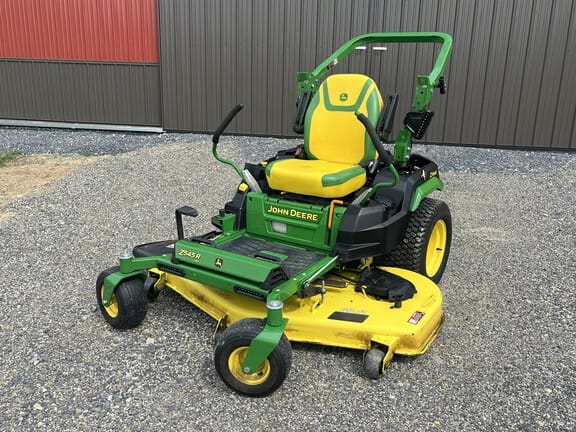 2021 John Deere Z545R Equipment Image0