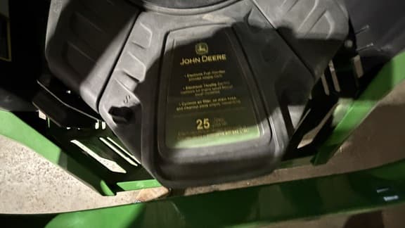 Image of John Deere Z545R equipment image 4