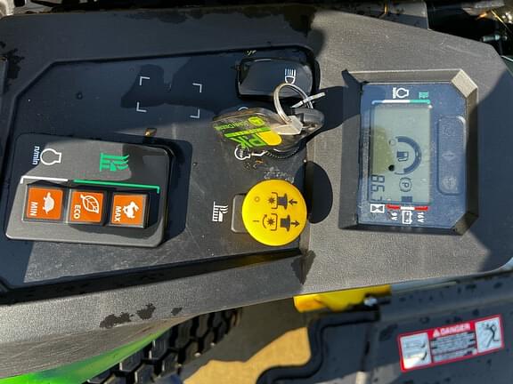 Image of John Deere Z545R equipment image 4