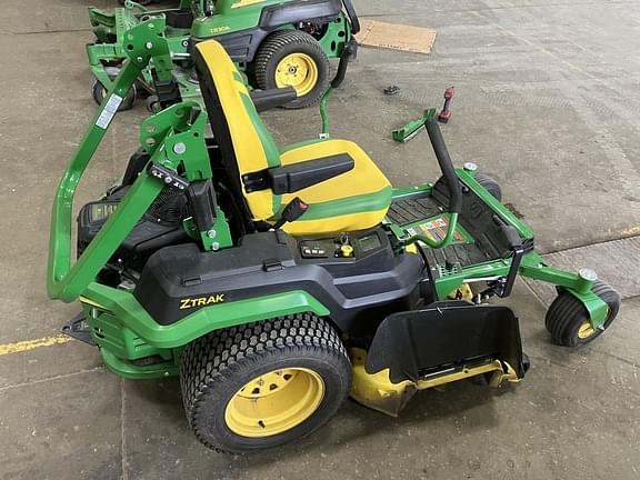 Image of John Deere Z545R equipment image 4