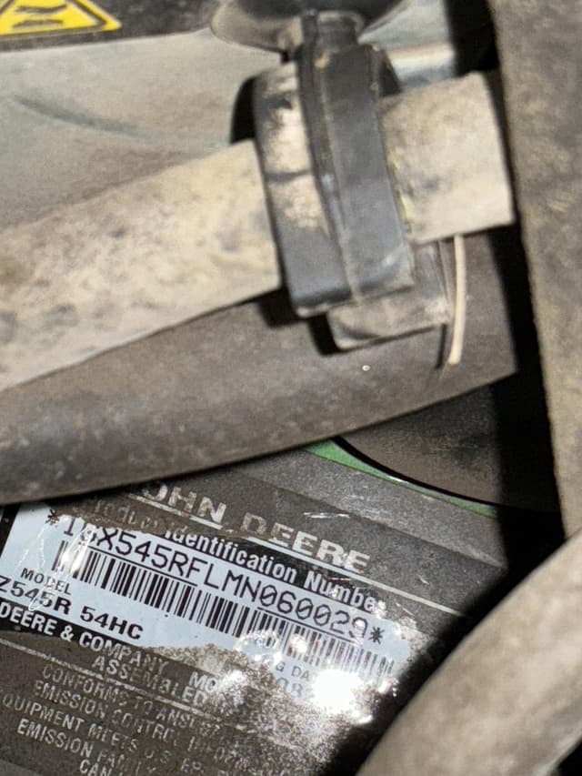 Image of John Deere Z545R equipment image 4