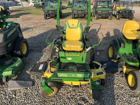 Image of John Deere Z545R equipment image 1