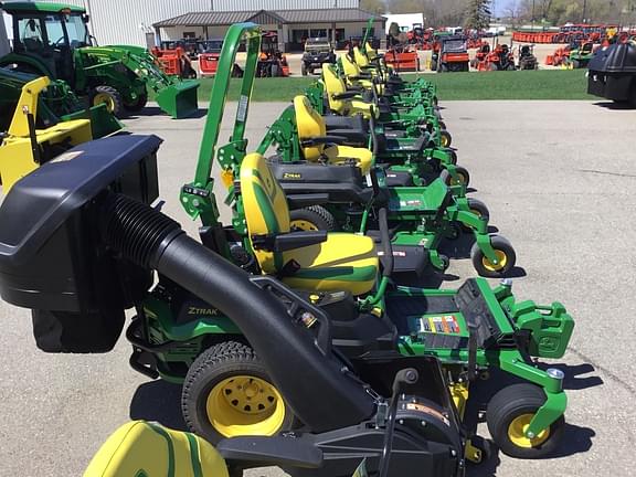 Image of John Deere Z545R equipment image 2