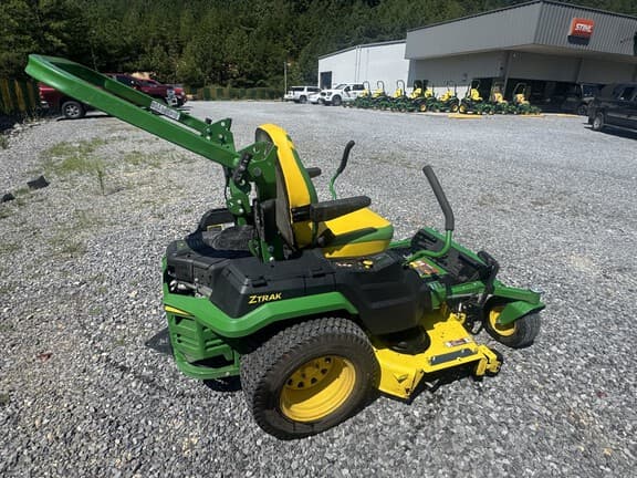 Image of John Deere Z545R equipment image 4