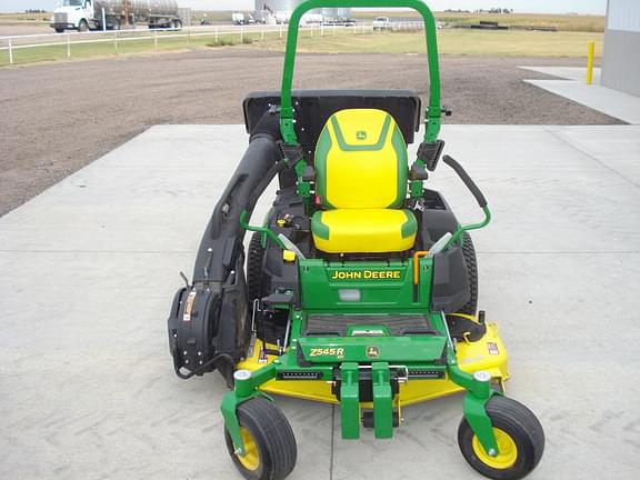 Image of John Deere Z545R equipment image 2