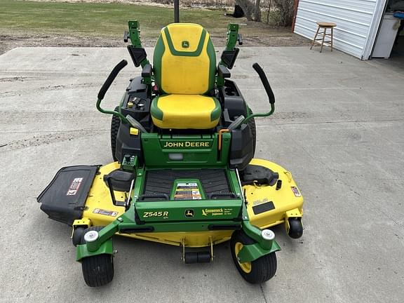 Image of John Deere Z545R equipment image 1