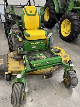 2021 John Deere Z545R Equipment Image0