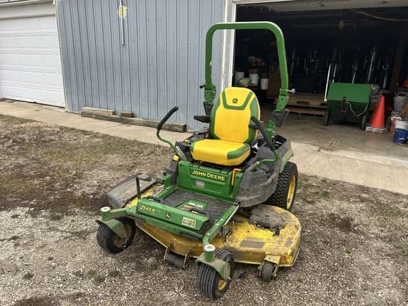 Image of John Deere Z545R equipment image 3
