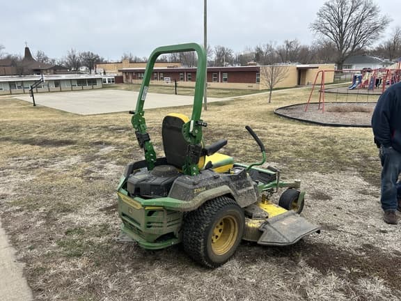 Image of John Deere Z545R equipment image 4