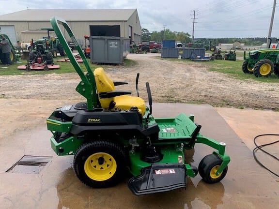 Main image John Deere Z720E