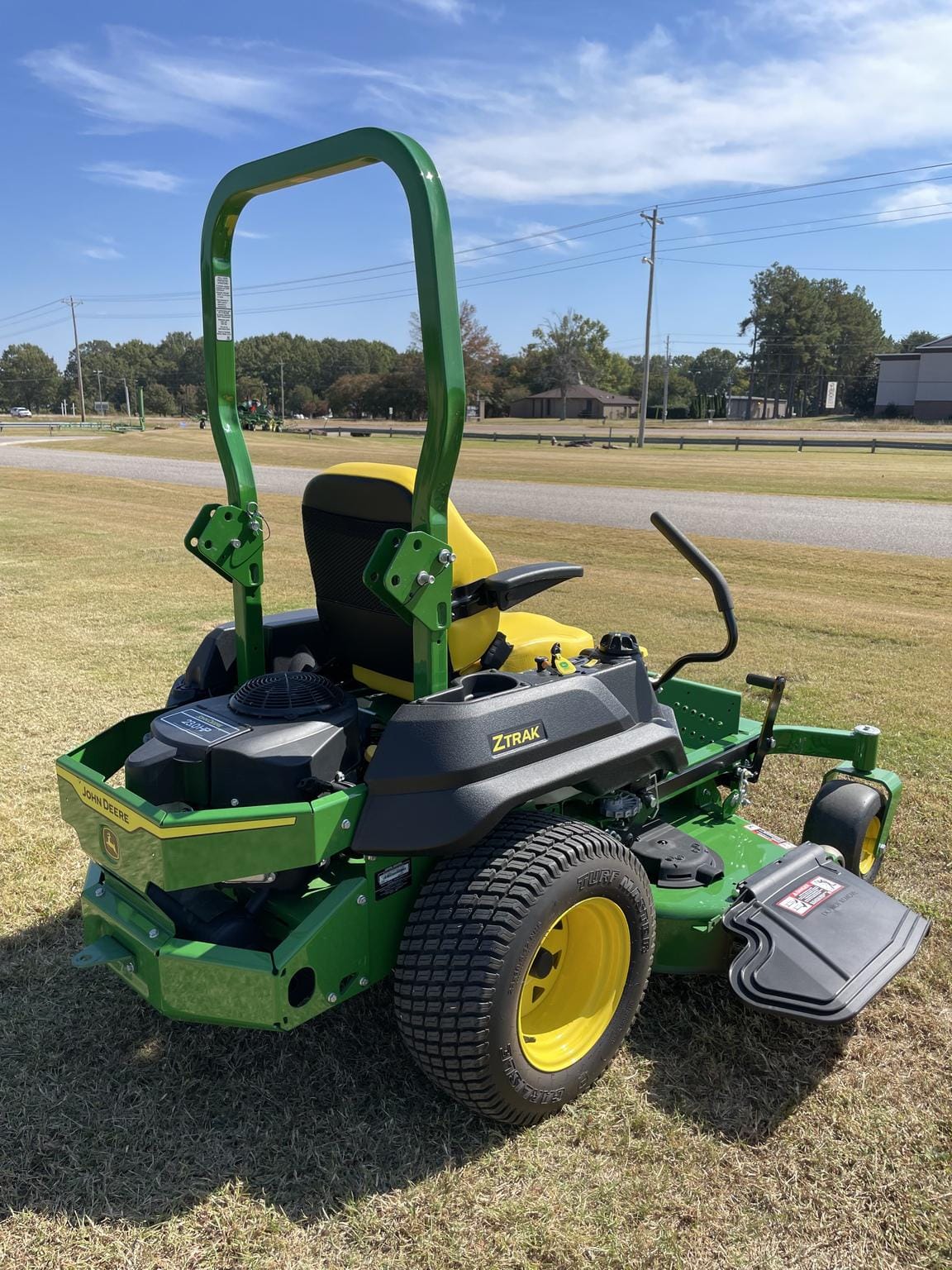 Main image John Deere Z720E