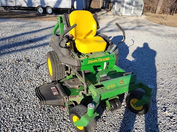 Image of John Deere Z720E Primary image